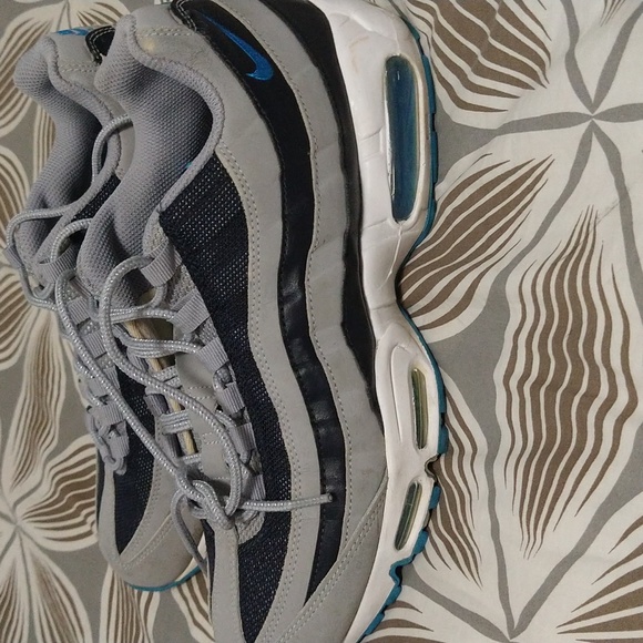 Shoes - Picture 3 of 5